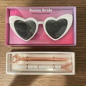 NWOT Bride pen & sunnies